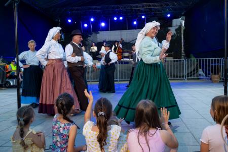 Folklorni večer_Rakek in Burja (12)